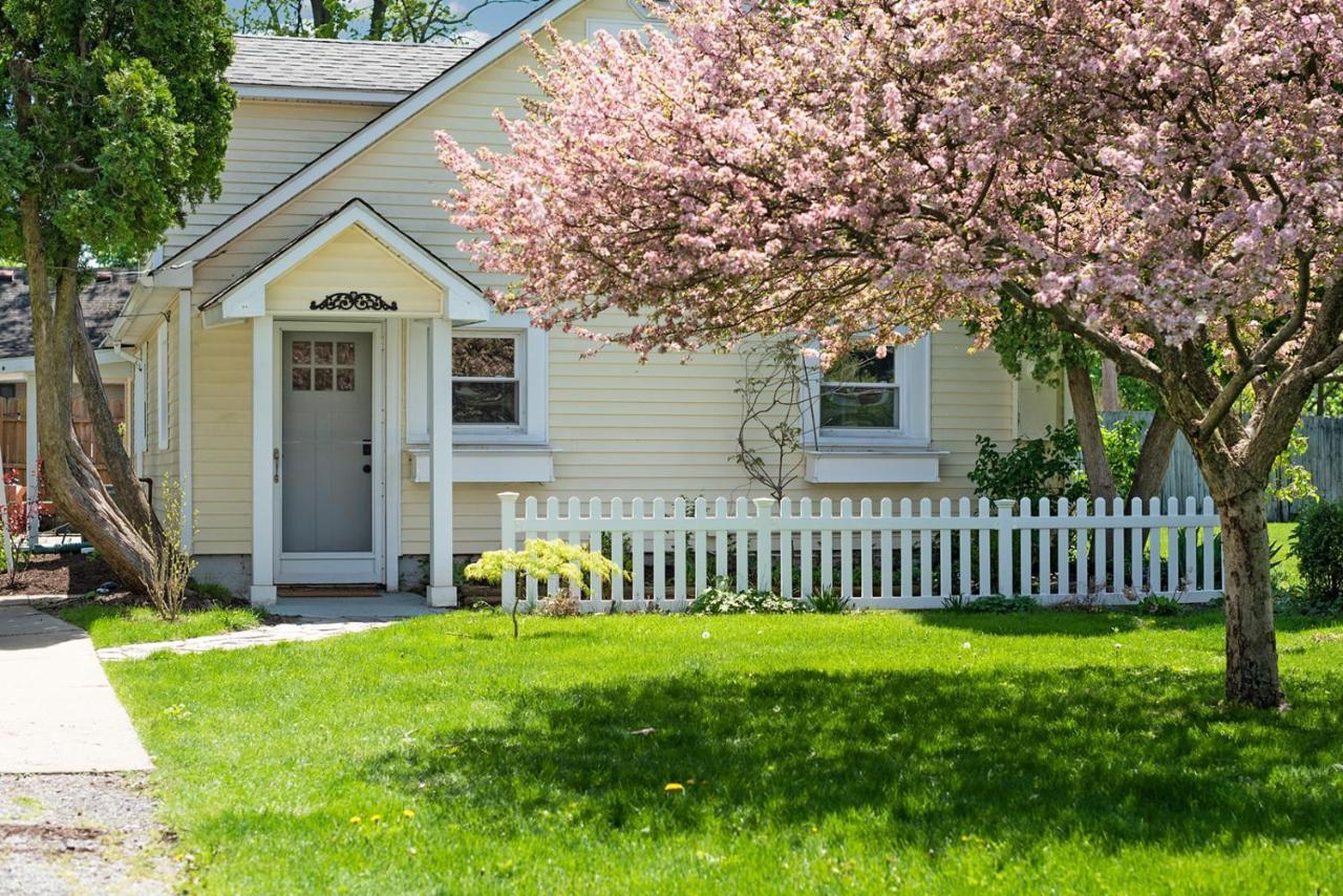 Little Yellow Cottage Perrysburg Bagian luar foto